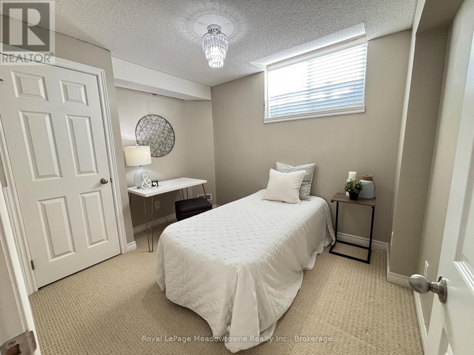 












77 - 1380 COSTIGAN ROAD

,
Milton (CL Clarke),




Ontario
L9T8L2

