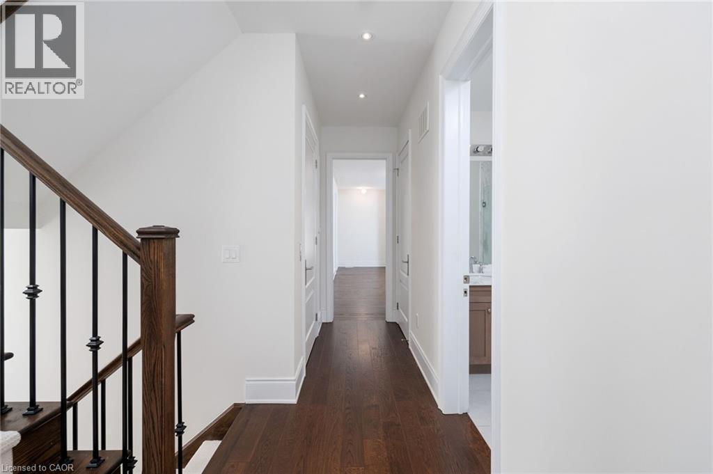 












257 HANOVER Street

,
Oakville,




Ontario
L6K0H3

