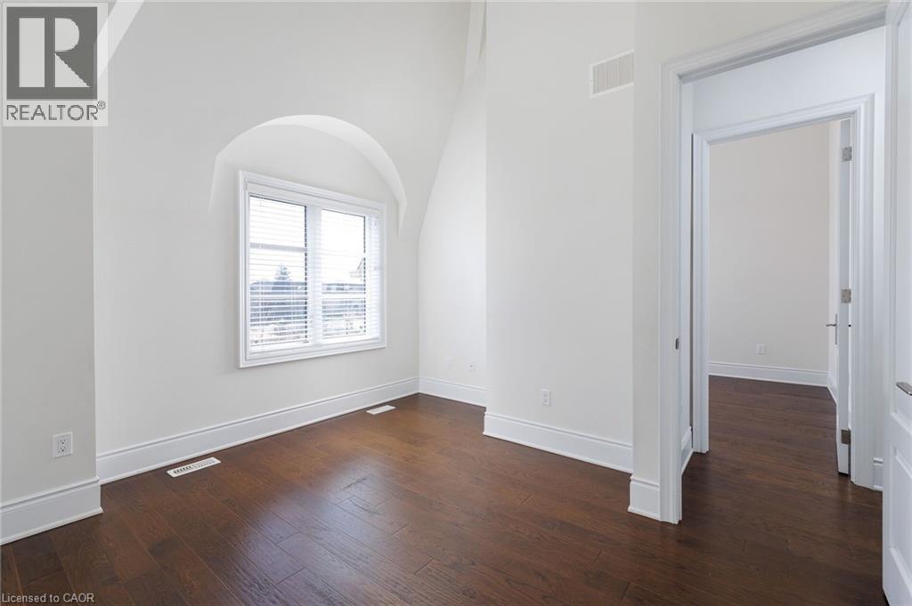 












257 HANOVER Street

,
Oakville,




Ontario
L6K0H3

