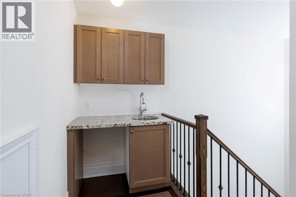 












257 HANOVER Street

,
Oakville,




Ontario
L6K0H3

