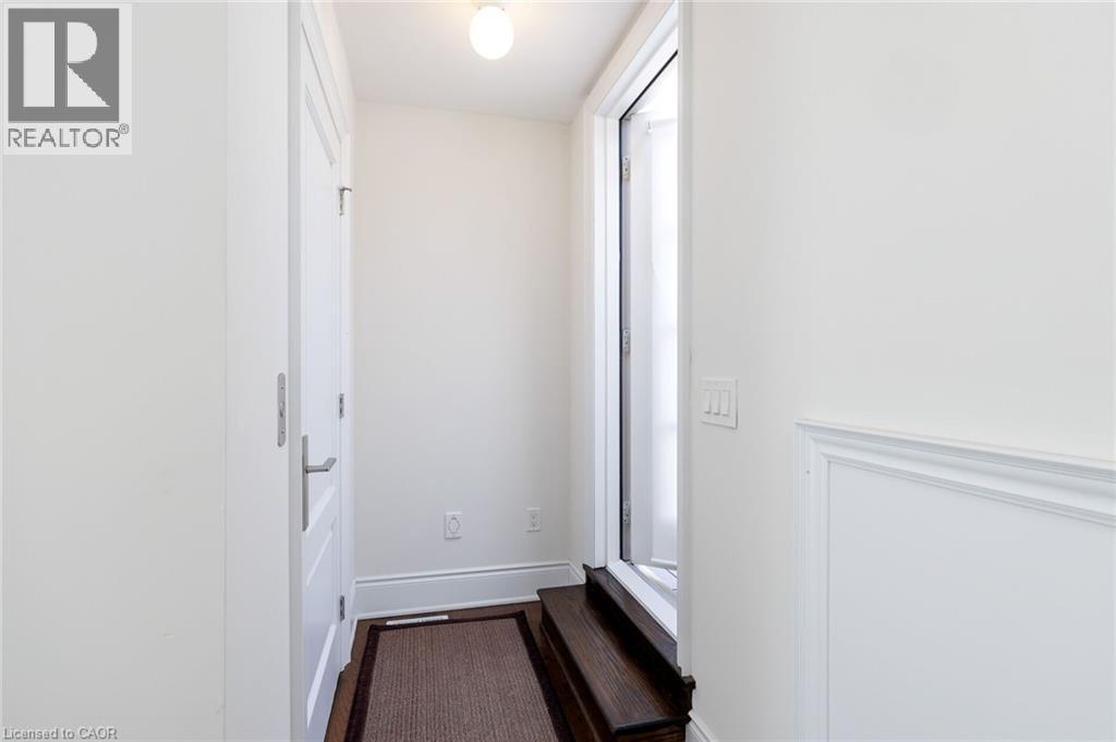 












257 HANOVER Street

,
Oakville,




Ontario
L6K0H3

