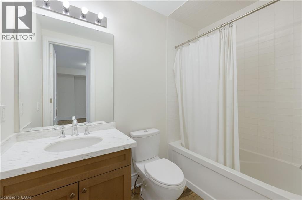 












257 HANOVER Street

,
Oakville,




Ontario
L6K0H3

