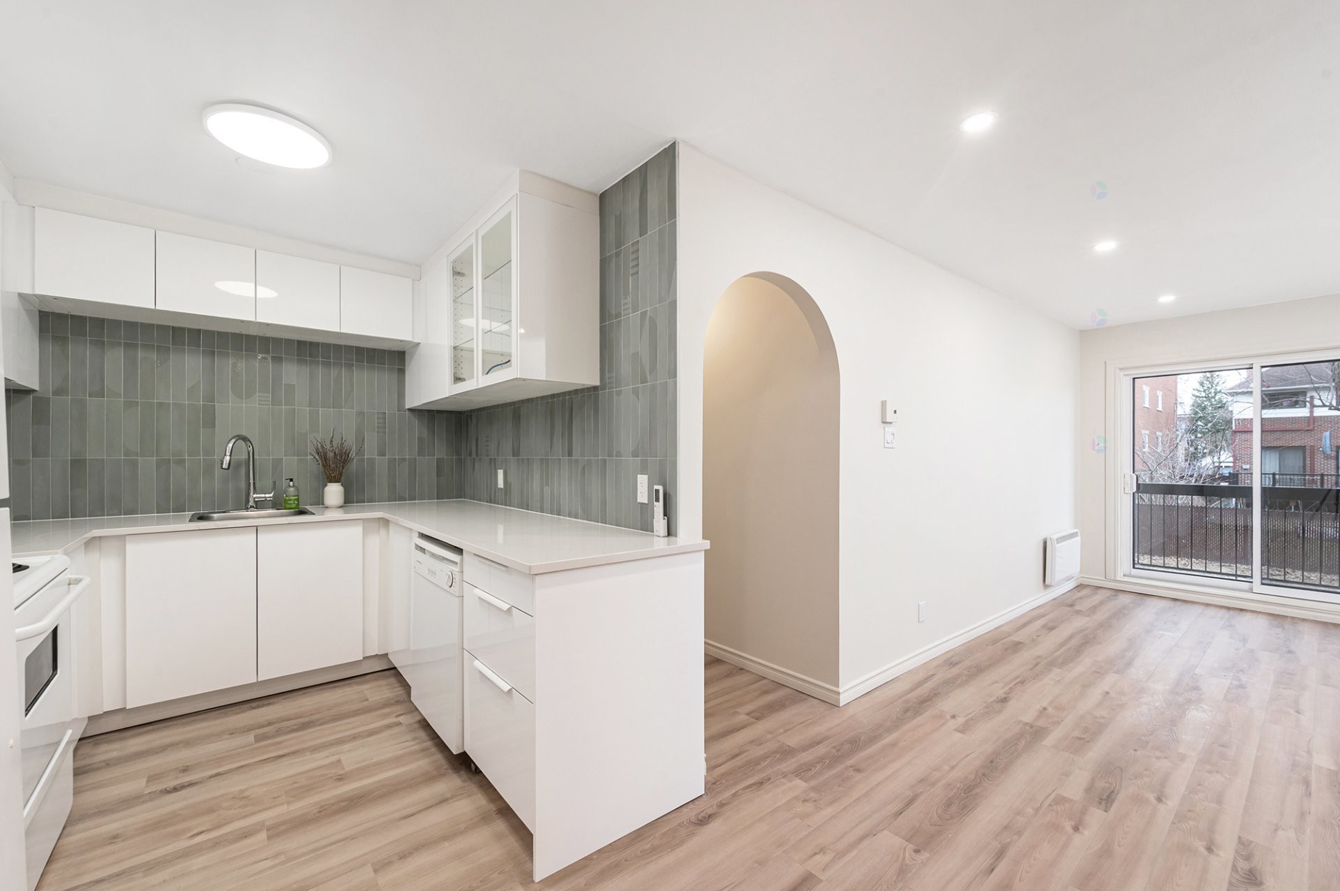 









450


Rue Joliette

, 103,
Longueuil (Le Vieux-Longueuil),




QC
J4K4V3

