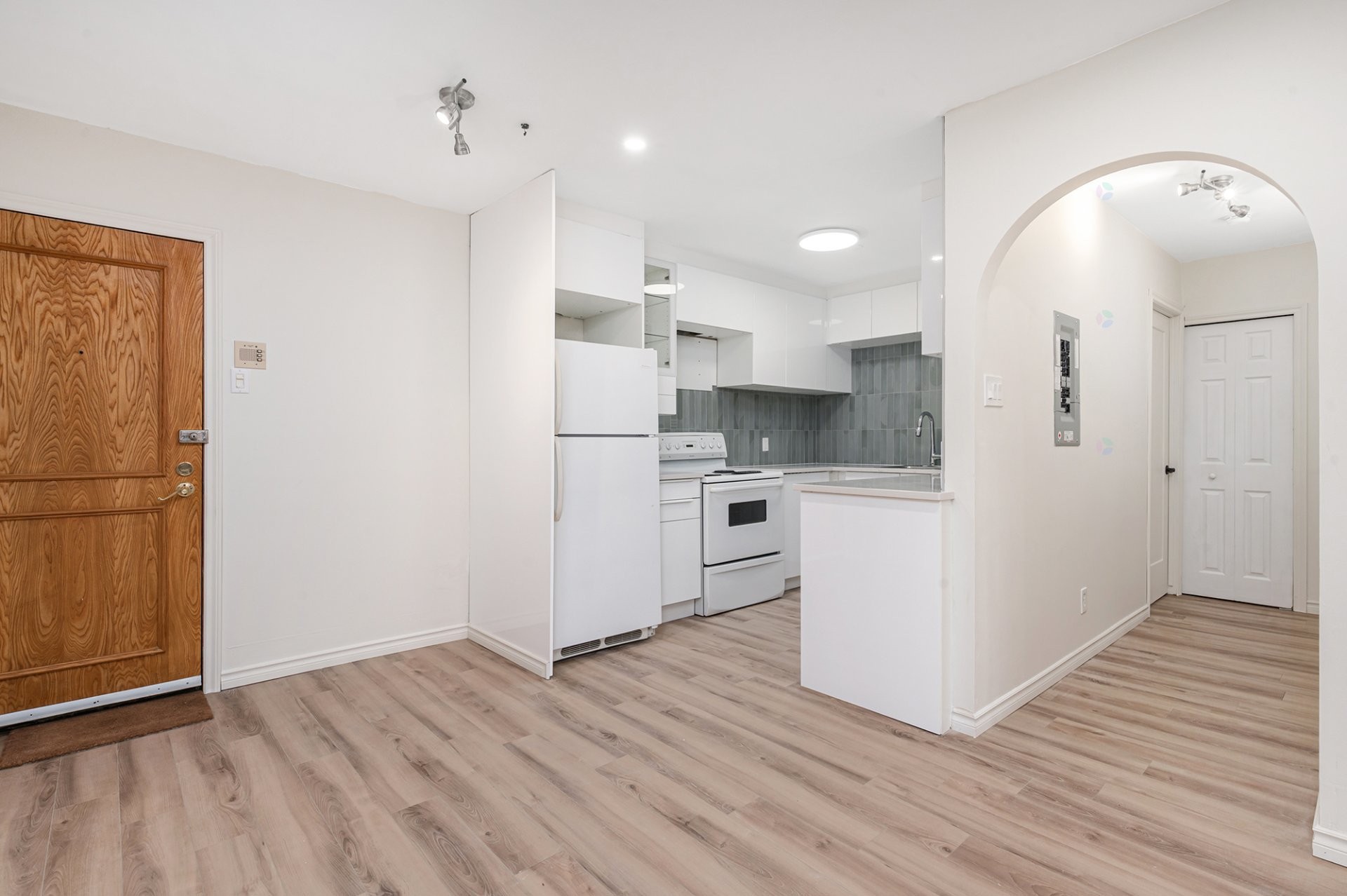 









450


Rue Joliette

, 103,
Longueuil (Le Vieux-Longueuil),




QC
J4K4V3

