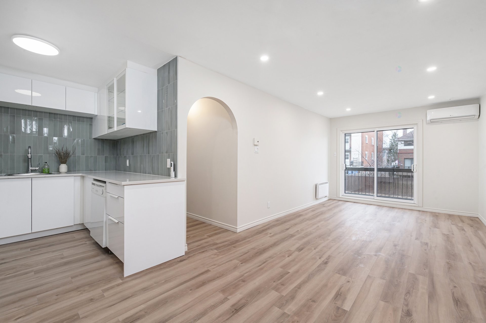 









450


Rue Joliette

, 103,
Longueuil (Le Vieux-Longueuil),




QC
J4K4V3

