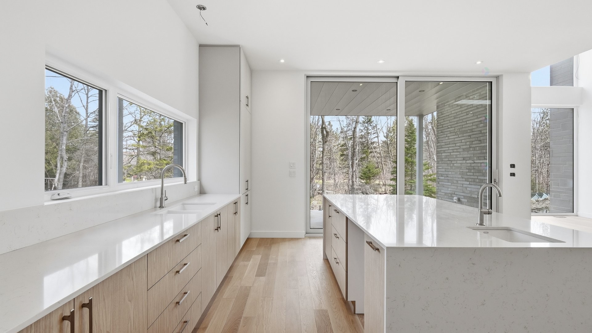 









4030


Rue de la Fougère

,
Saint-Bruno-de-Montarville,




QC
J3V4P6

