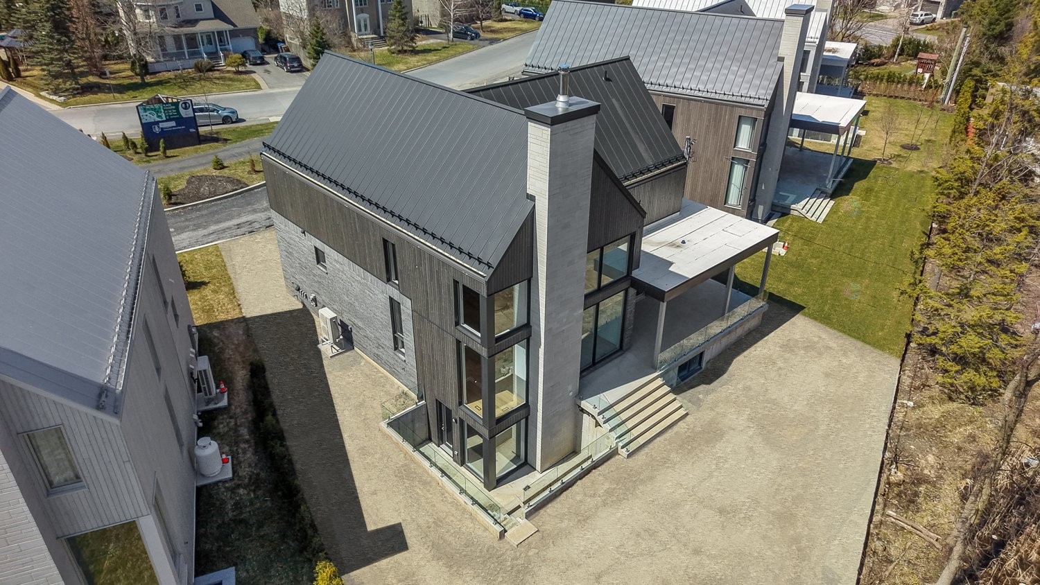 









4030


Rue de la Fougère

,
Saint-Bruno-de-Montarville,




QC
J3V4P6

