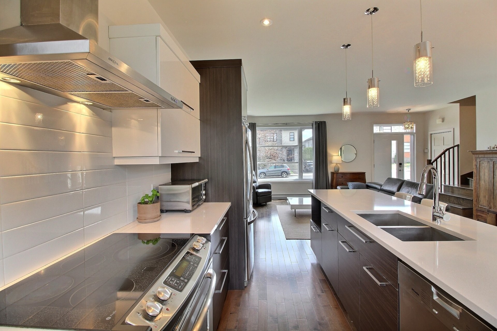 









124


Rue de l'Hibiscus

,
Granby,




QC
J2H1T9

