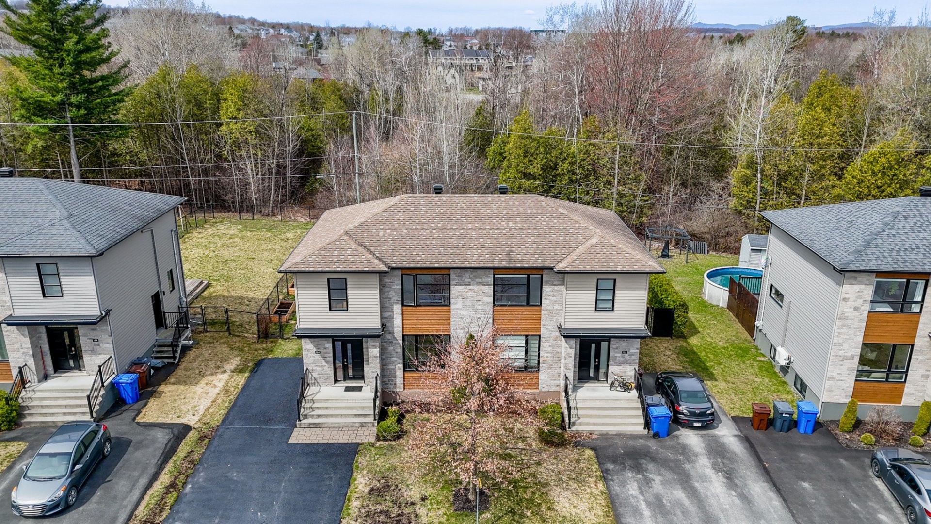 









124


Rue de l'Hibiscus

,
Granby,




QC
J2H1T9


