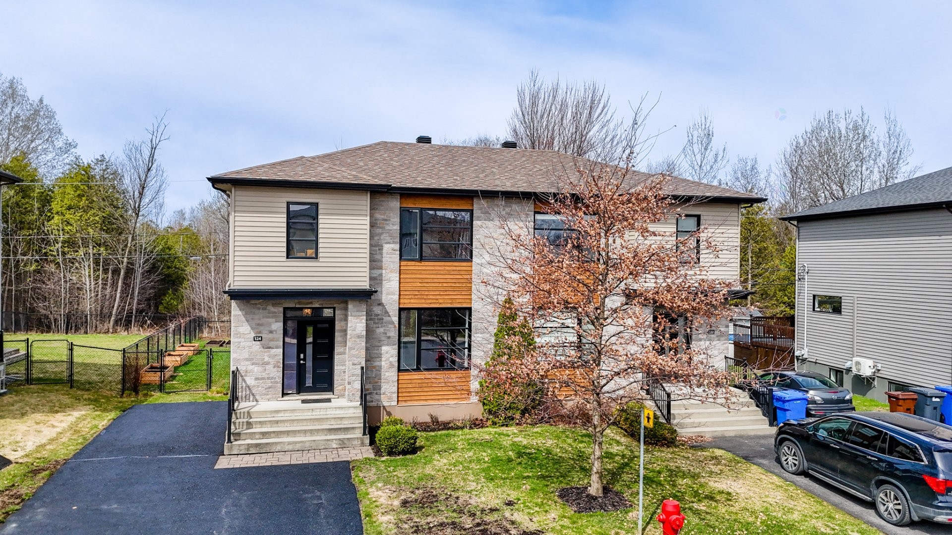 









124


Rue de l'Hibiscus

,
Granby,




QC
J2H1T9

