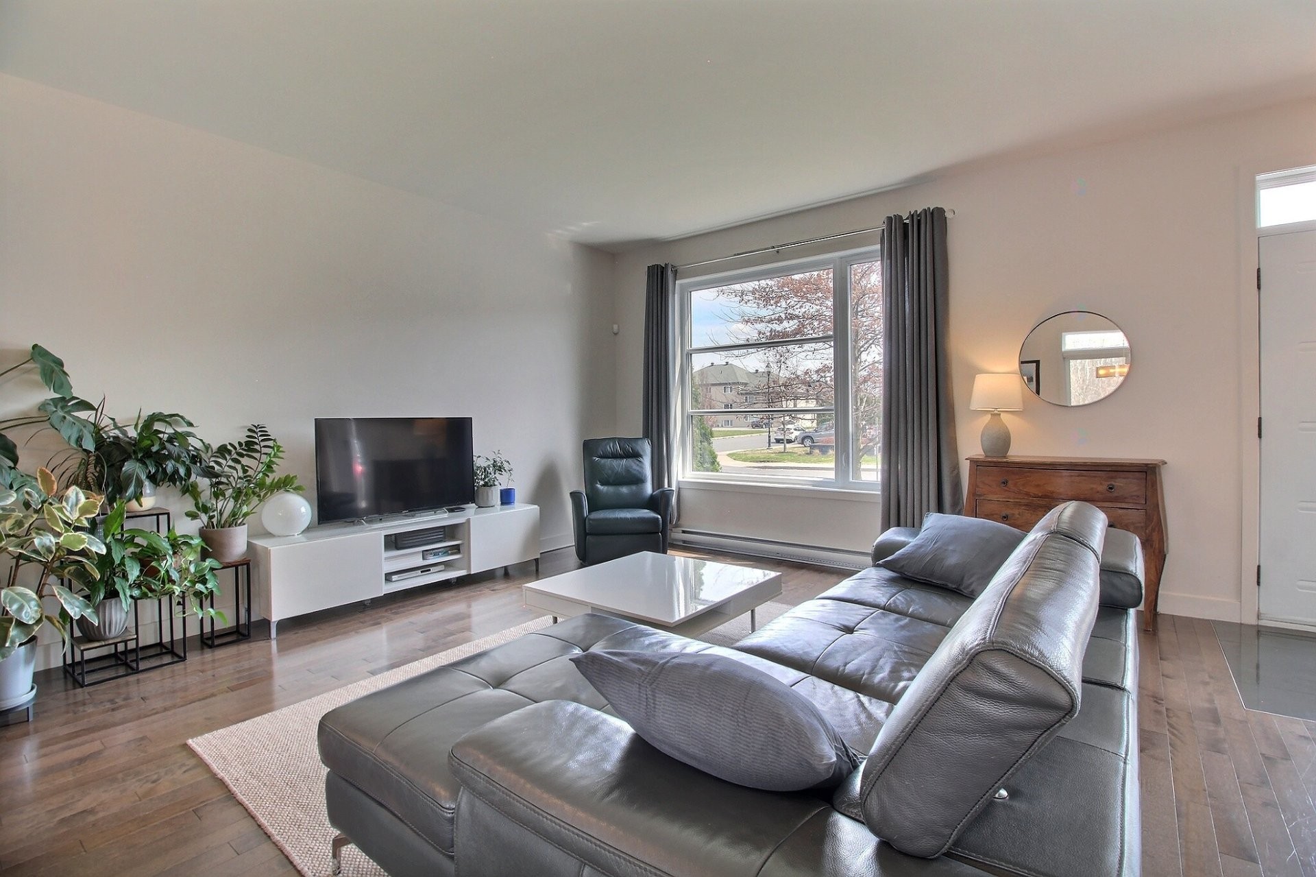 









124


Rue de l'Hibiscus

,
Granby,




QC
J2H1T9

