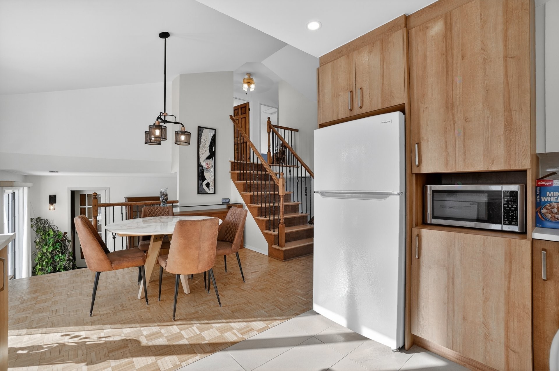 









2542


Boul. des Oiseaux

,
Laval (Sainte-Rose),




QC
H7L4X2

