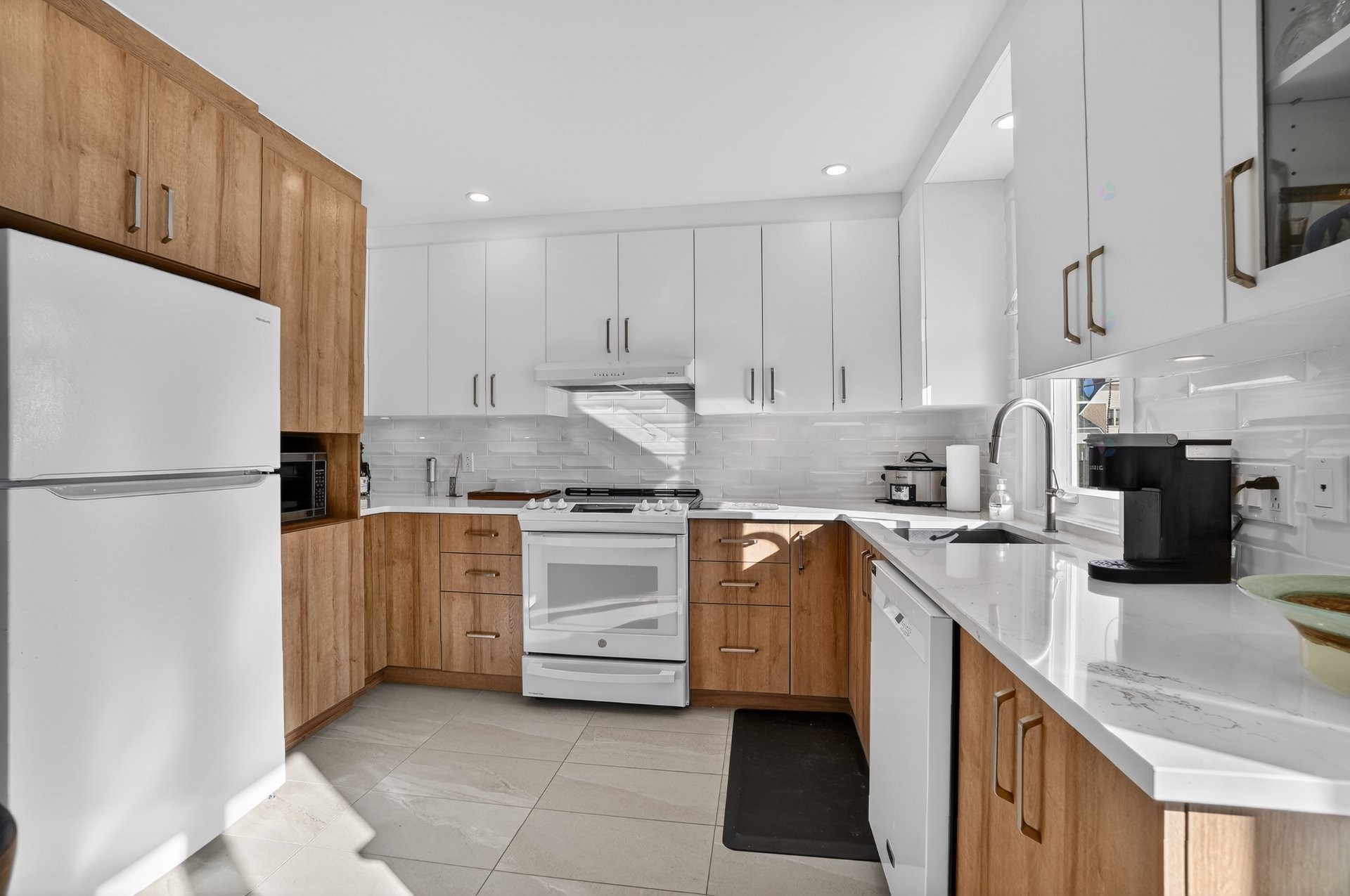 









2542


Boul. des Oiseaux

,
Laval (Sainte-Rose),




QC
H7L4X2

