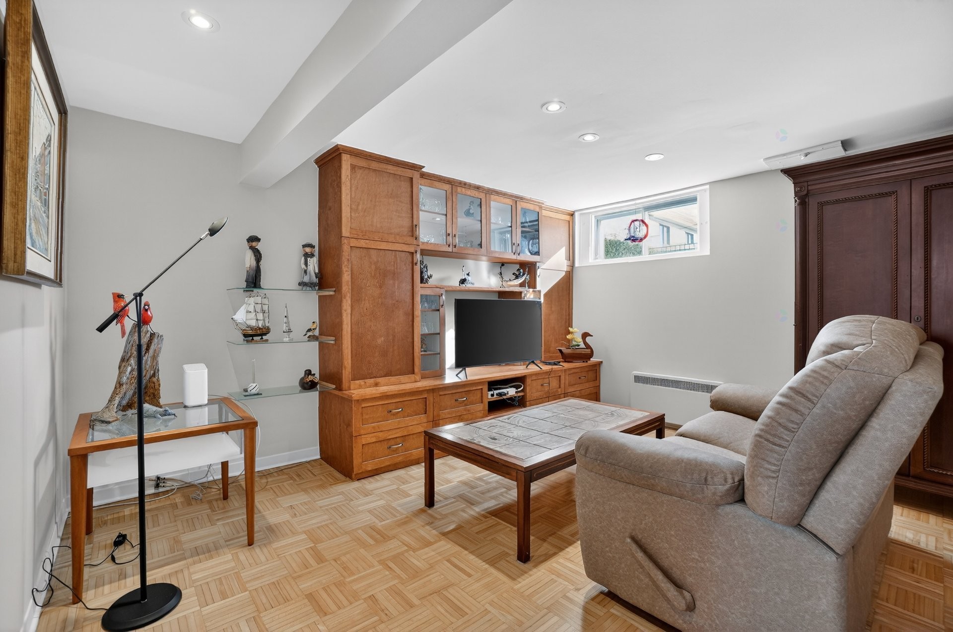 









2542


Boul. des Oiseaux

,
Laval (Sainte-Rose),




QC
H7L4X2

