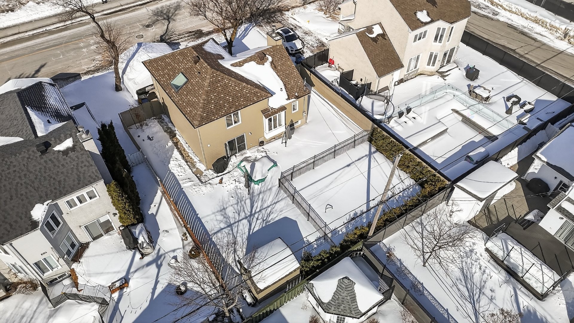 









2542


Boul. des Oiseaux

,
Laval (Sainte-Rose),




QC
H7L4X2

