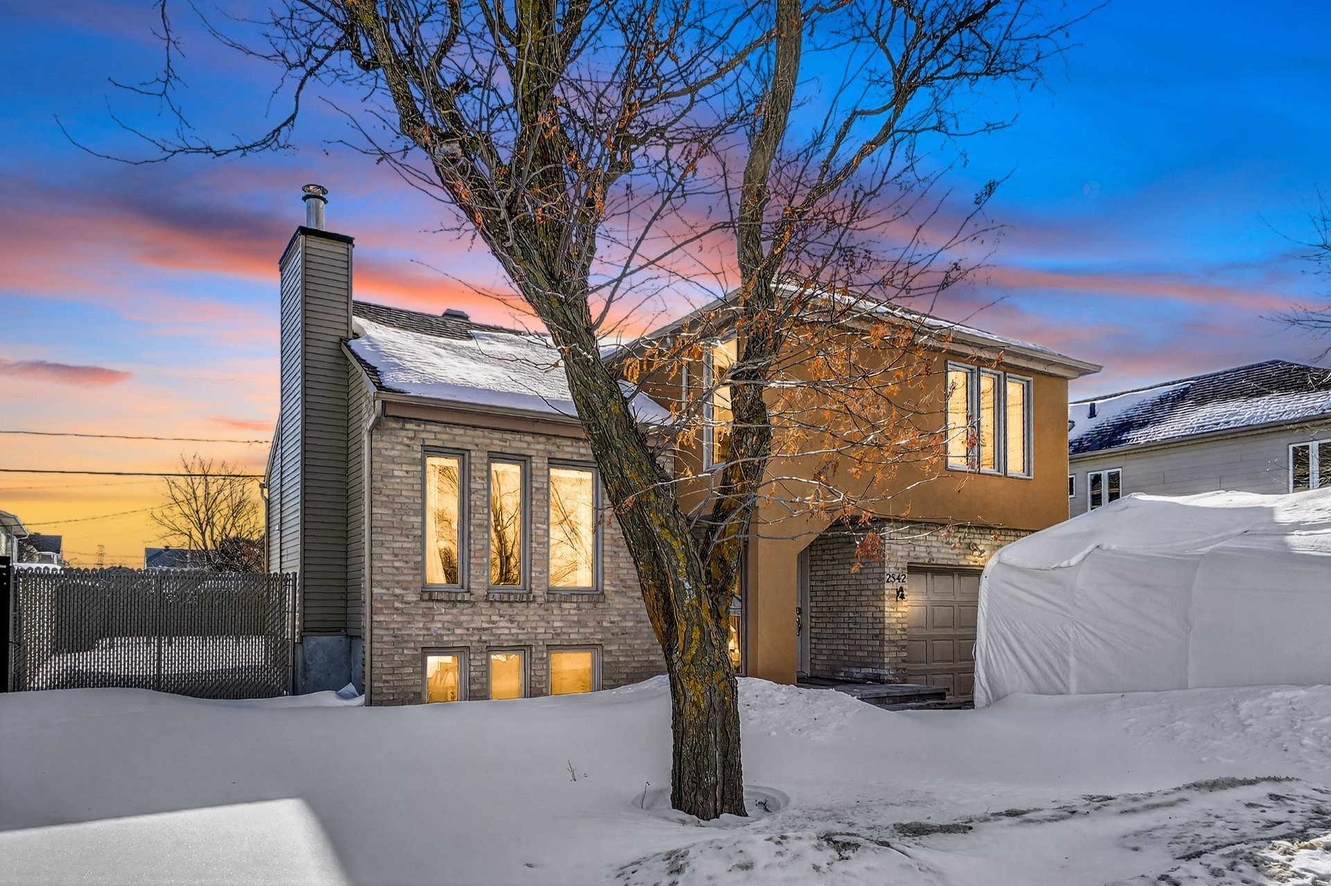 









2542


Boul. des Oiseaux

,
Laval (Sainte-Rose),




QC
H7L4X2

