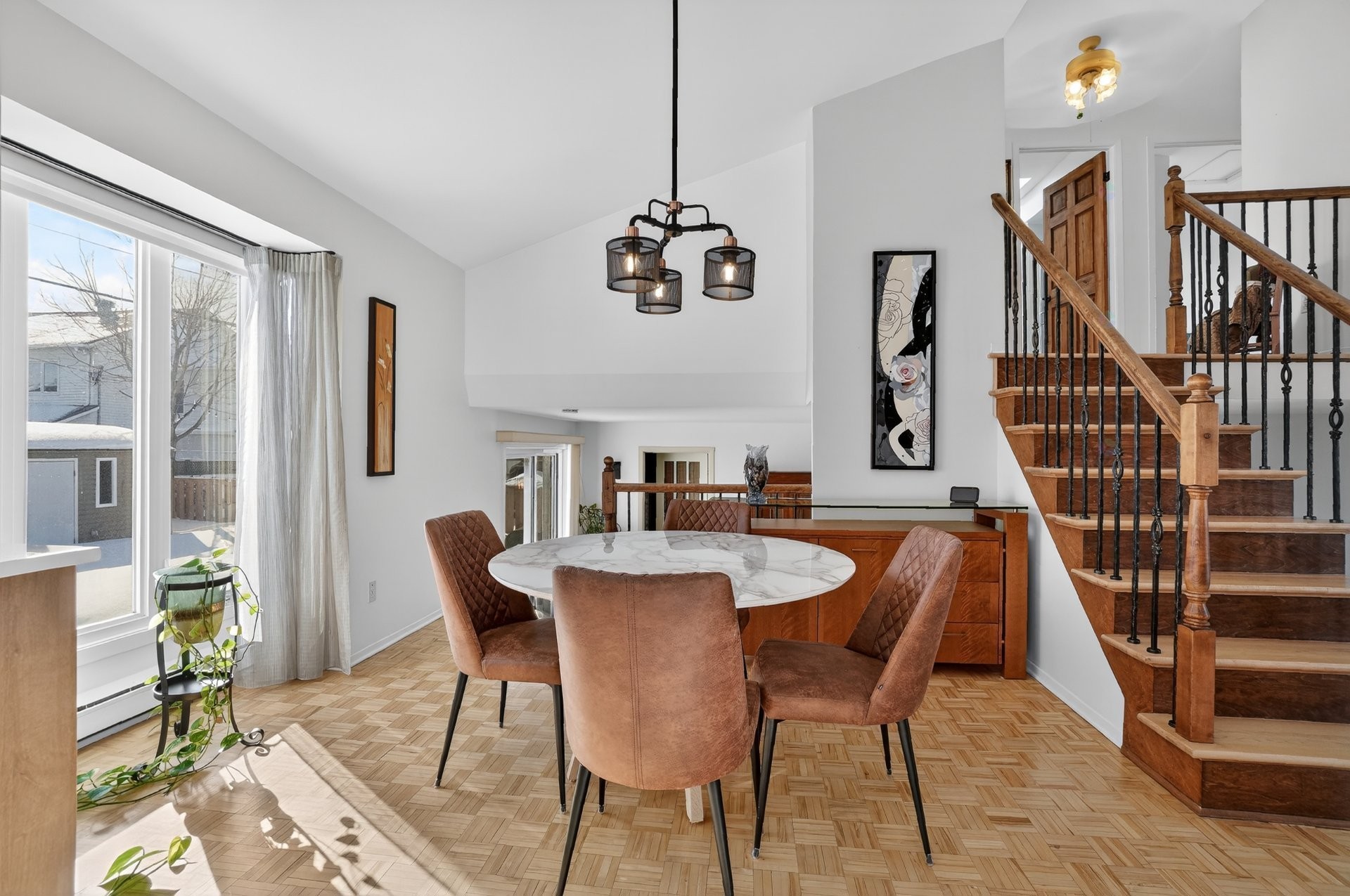 









2542


Boul. des Oiseaux

,
Laval (Sainte-Rose),




QC
H7L4X2

