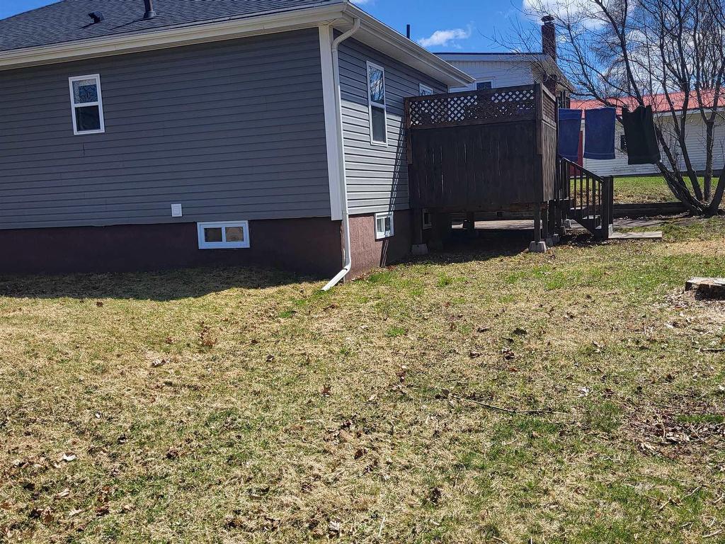 












44 Kaulback Street

,
Truro,




NS
B2N 3M6

