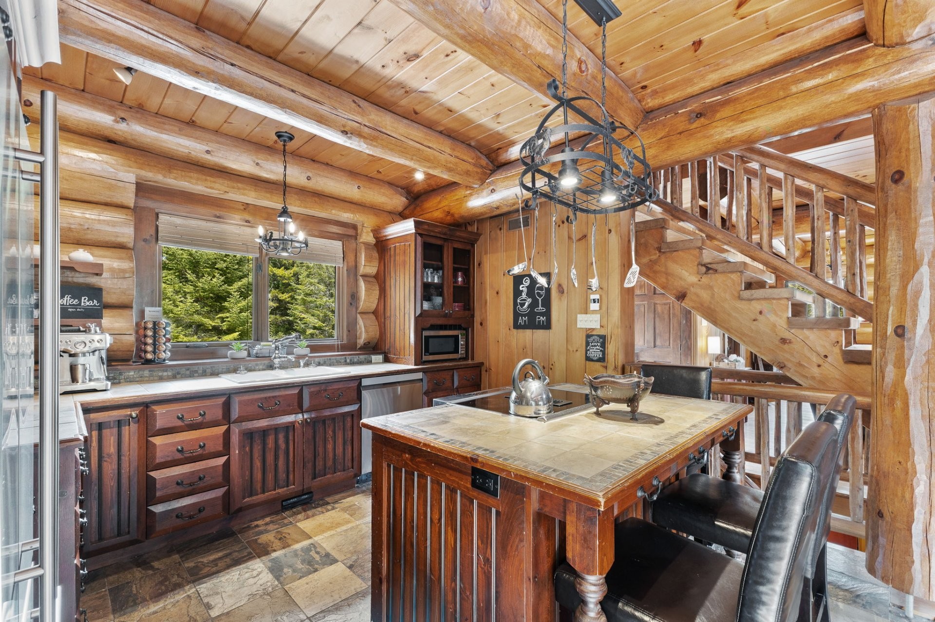 









160


Ch. de la Vallée-de-la-Grise

,
Lac-Supérieur,




QC
J0T1P0

