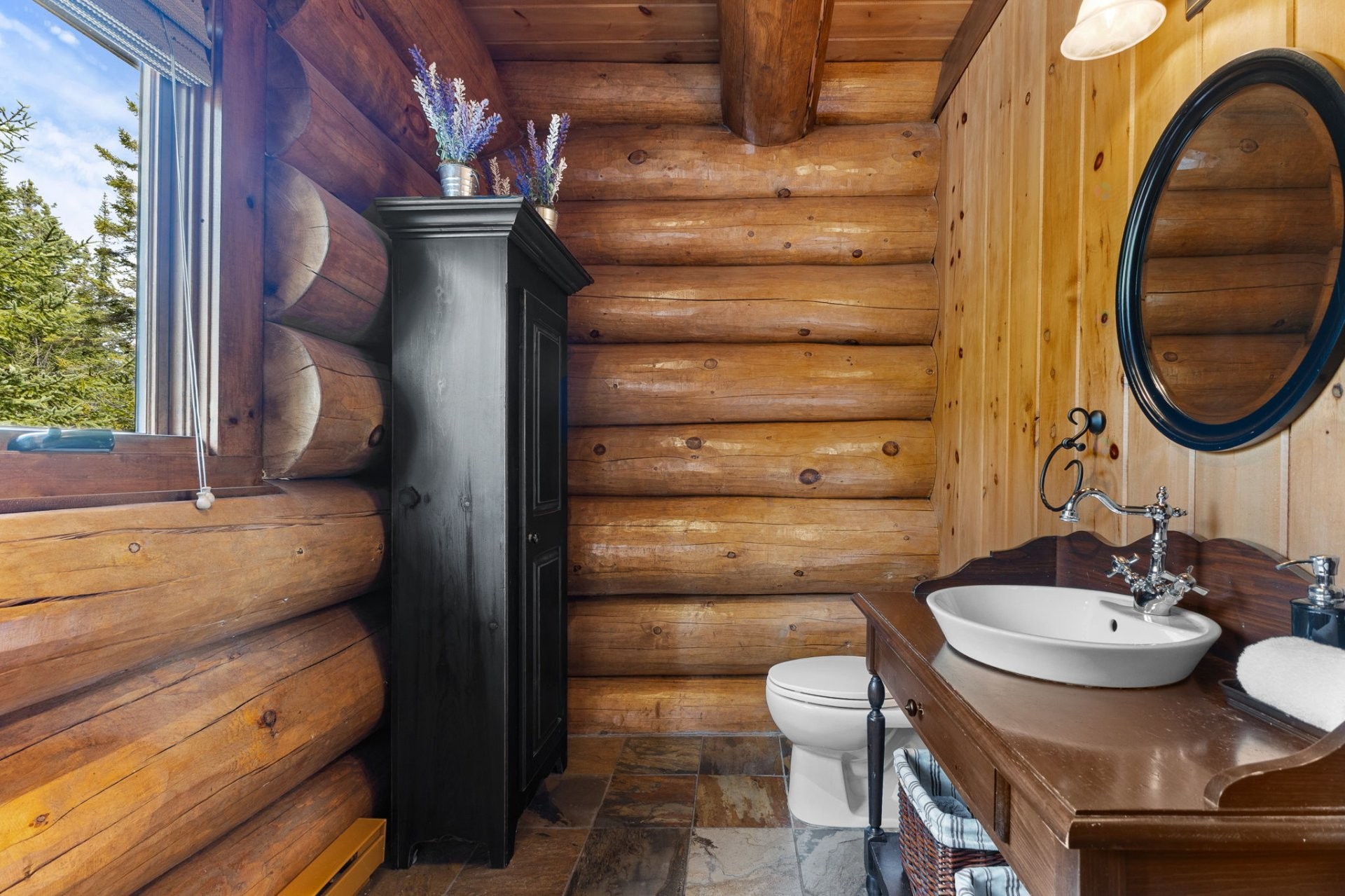 









160


Ch. de la Vallée-de-la-Grise

,
Lac-Supérieur,




QC
J0T1P0

