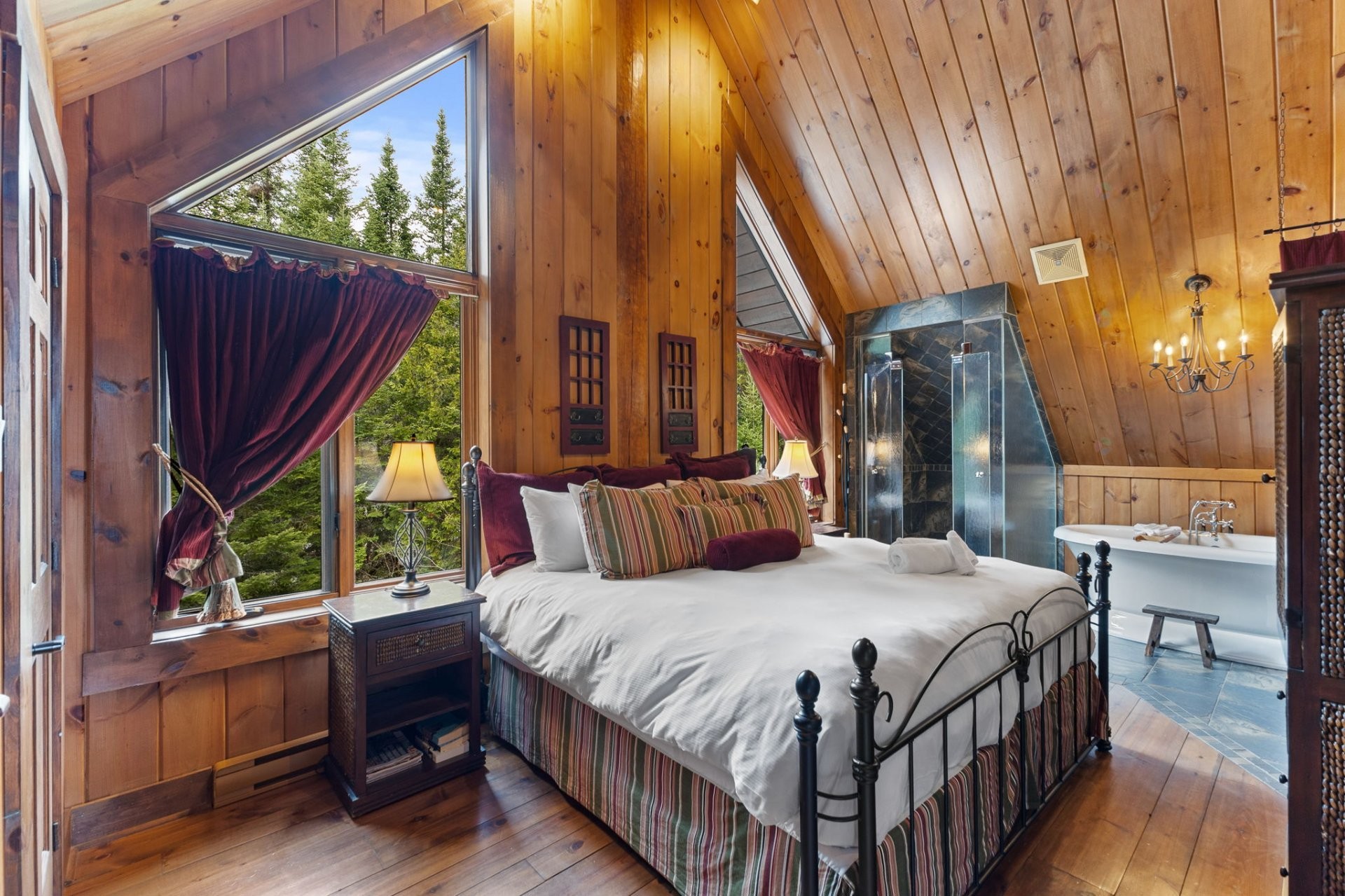 









160


Ch. de la Vallée-de-la-Grise

,
Lac-Supérieur,




QC
J0T1P0

