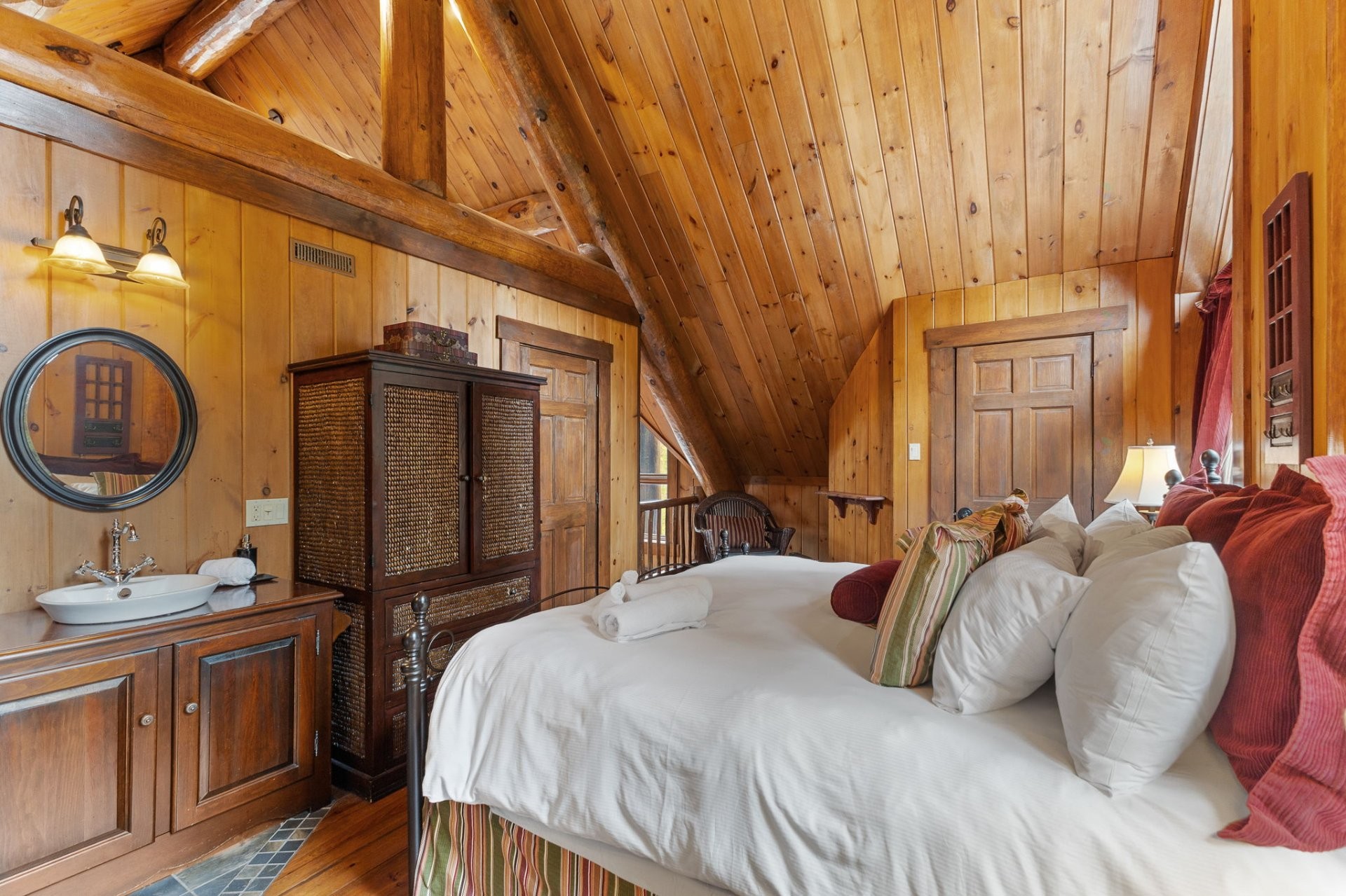 









160


Ch. de la Vallée-de-la-Grise

,
Lac-Supérieur,




QC
J0T1P0


