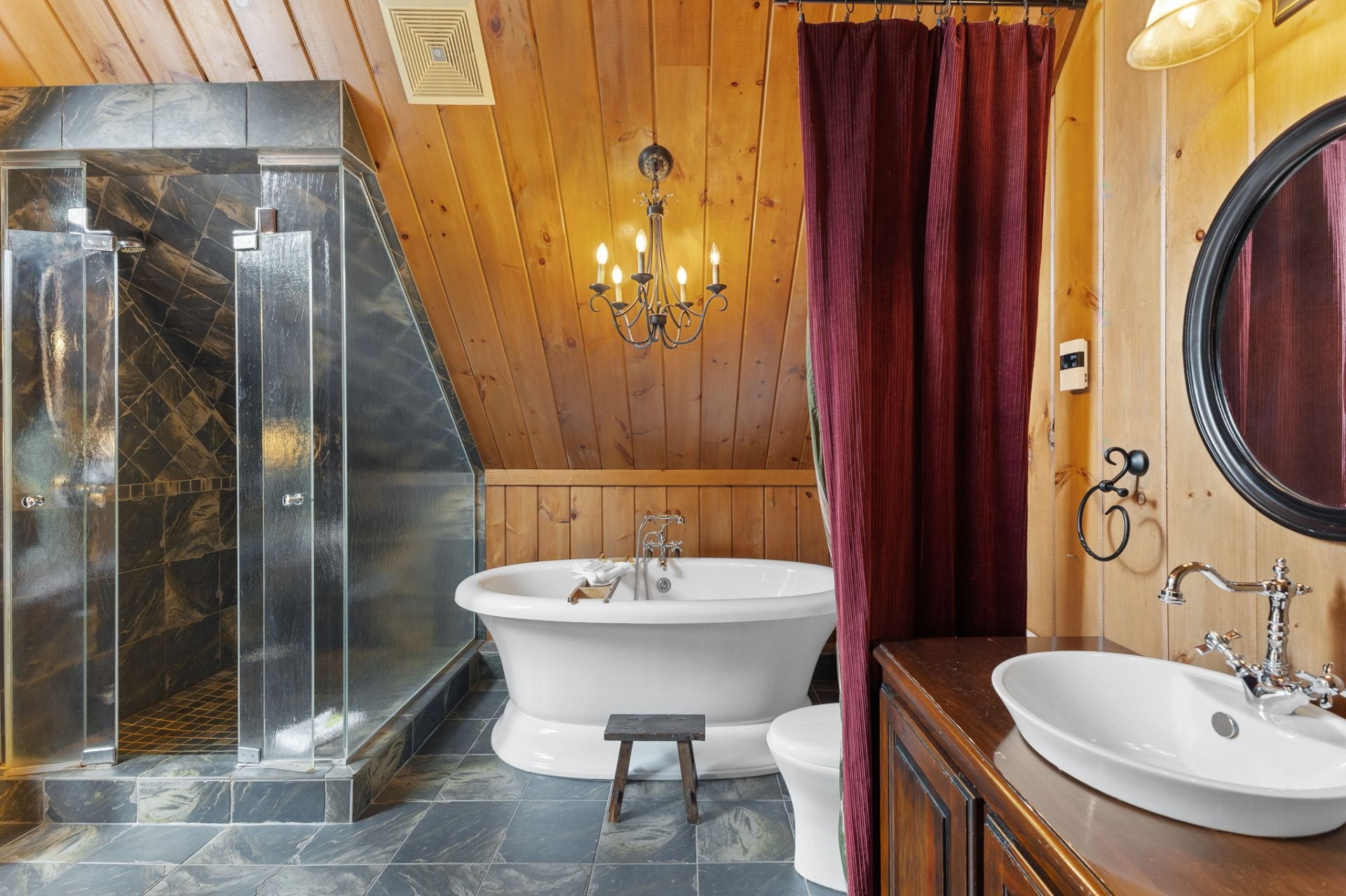 









160


Ch. de la Vallée-de-la-Grise

,
Lac-Supérieur,




QC
J0T1P0

