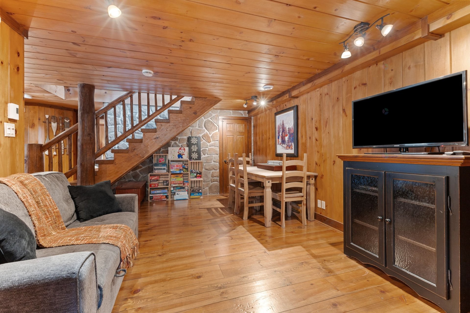 









160


Ch. de la Vallée-de-la-Grise

,
Lac-Supérieur,




QC
J0T1P0

