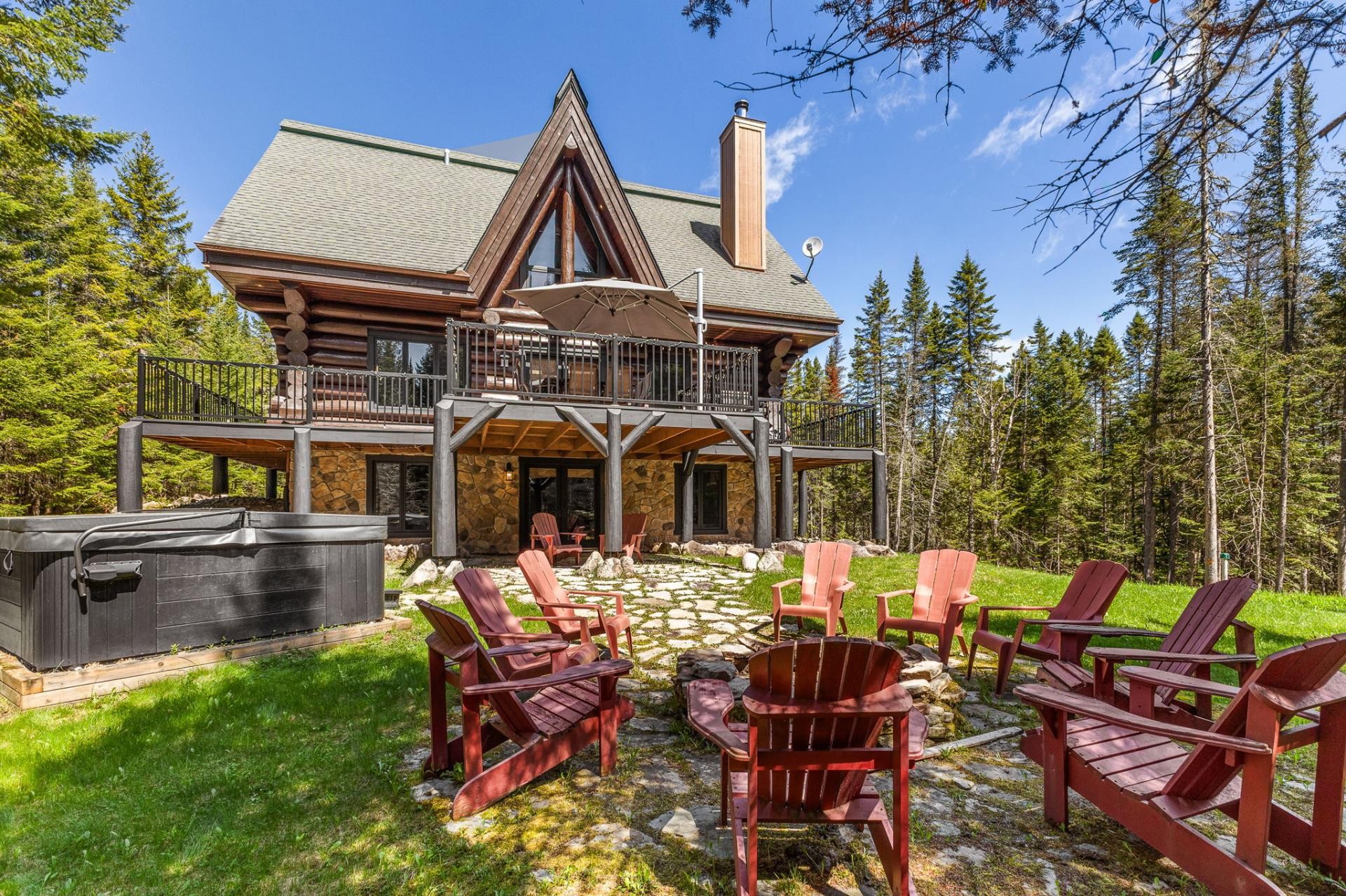









160


Ch. de la Vallée-de-la-Grise

,
Lac-Supérieur,




QC
J0T1P0

