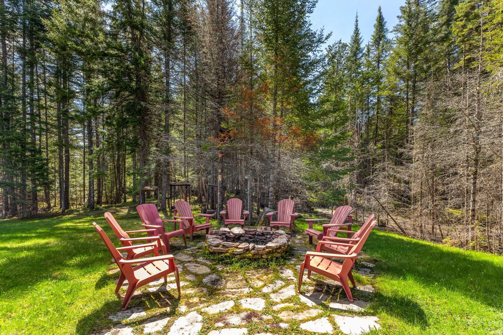 









160


Ch. de la Vallée-de-la-Grise

,
Lac-Supérieur,




QC
J0T1P0

