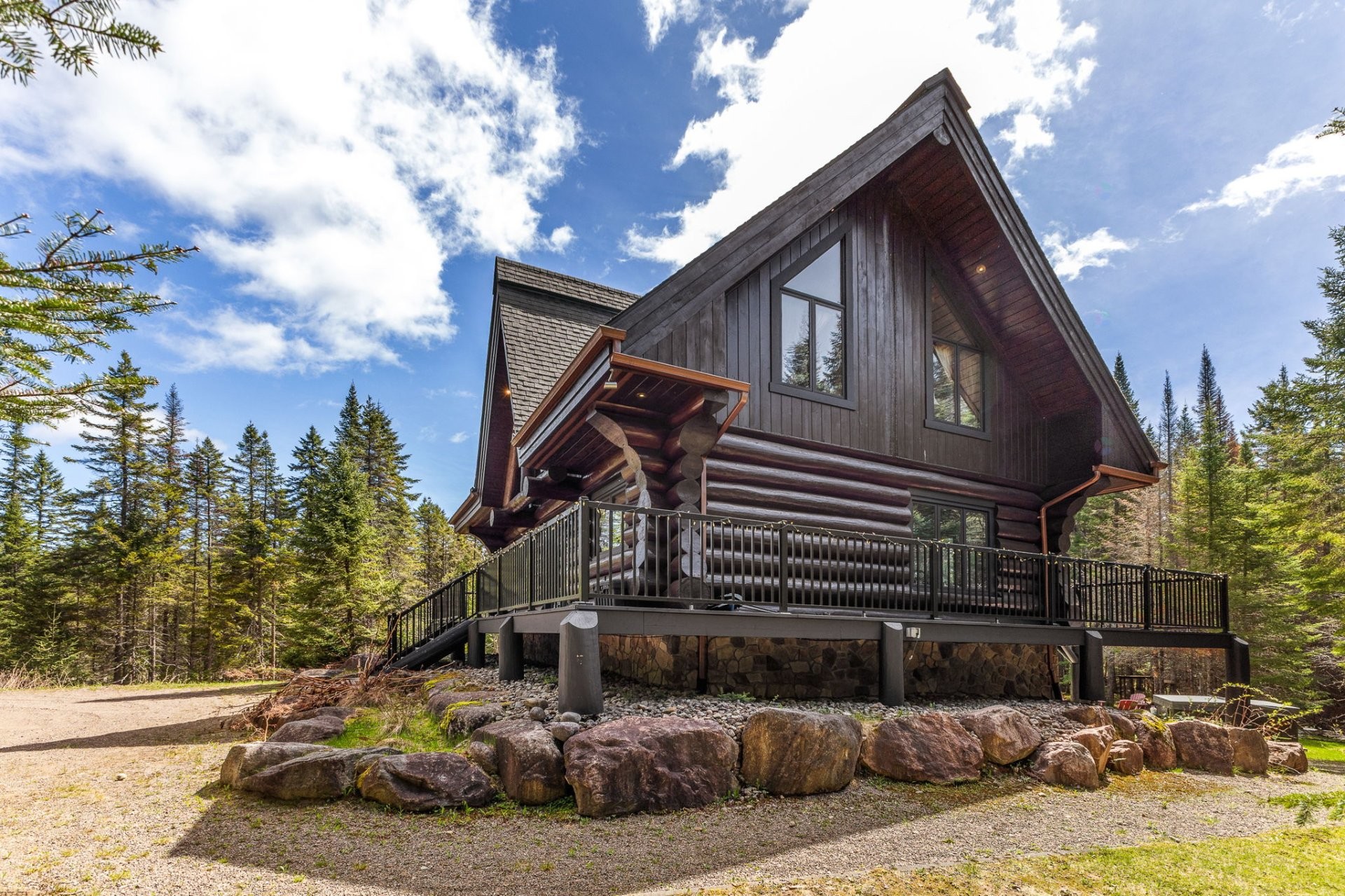 









160


Ch. de la Vallée-de-la-Grise

,
Lac-Supérieur,




QC
J0T1P0

