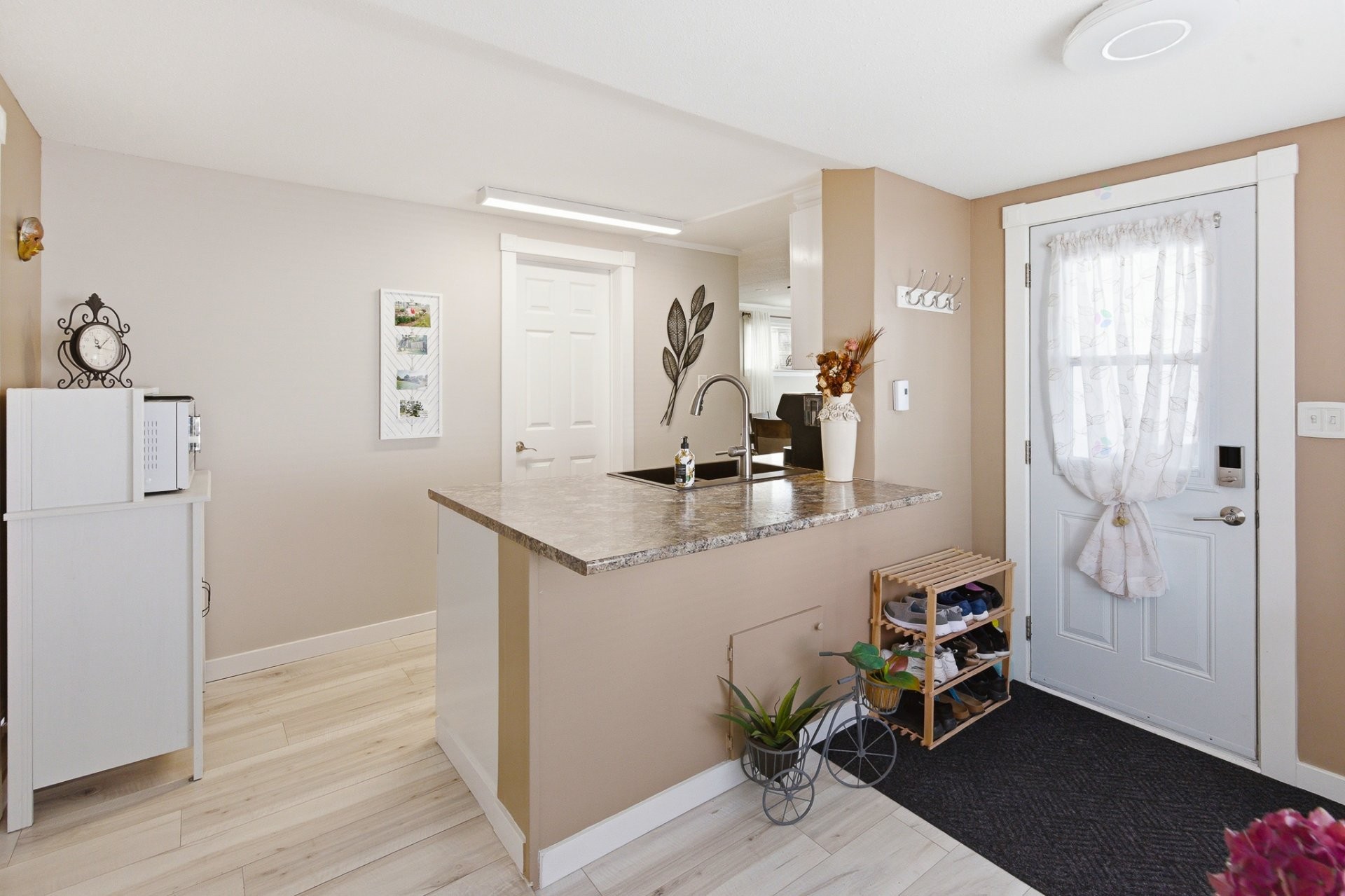 









30


13e Avenue O.

,
Gatineau (Gatineau),




QC
J8T5R1

