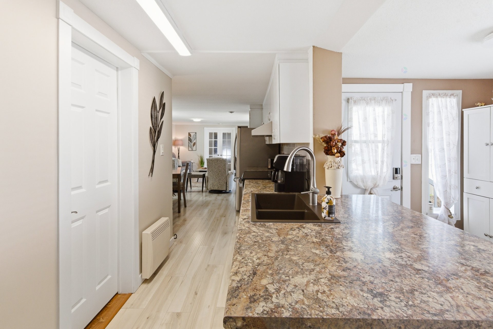 









30


13e Avenue O.

,
Gatineau (Gatineau),




QC
J8T5R1

