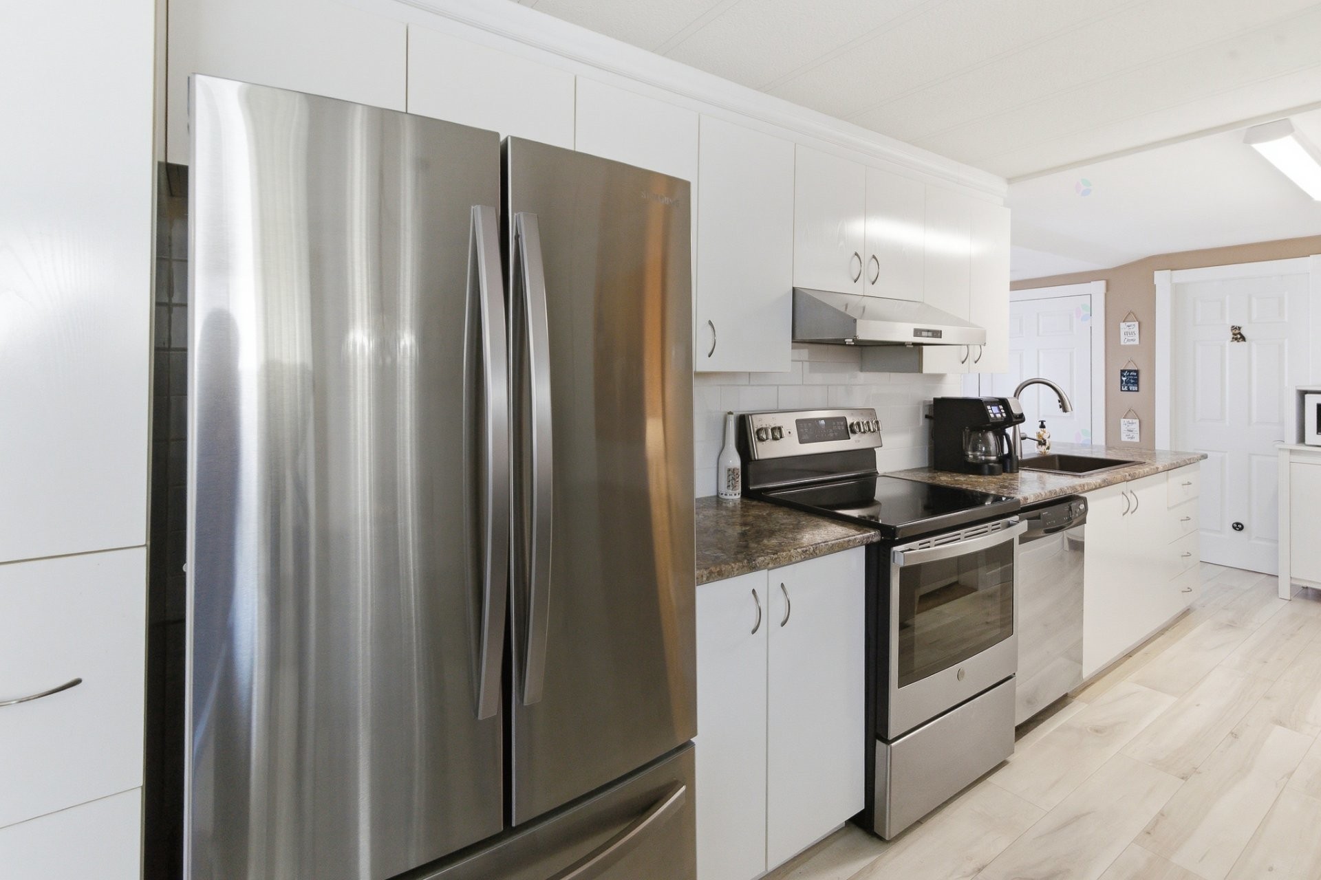 









30


13e Avenue O.

,
Gatineau (Gatineau),




QC
J8T5R1

