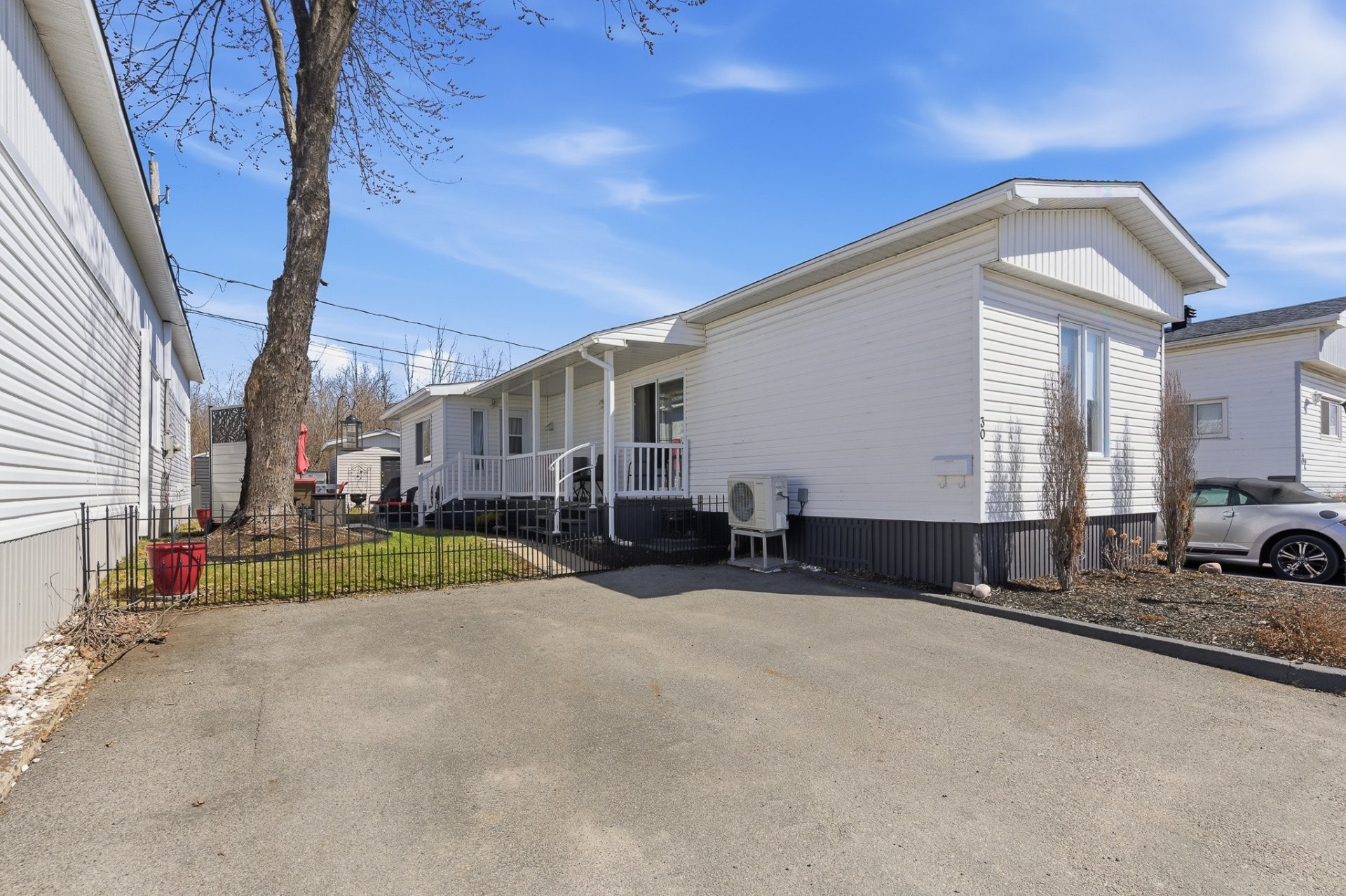 









30


13e Avenue O.

,
Gatineau (Gatineau),




QC
J8T5R1

