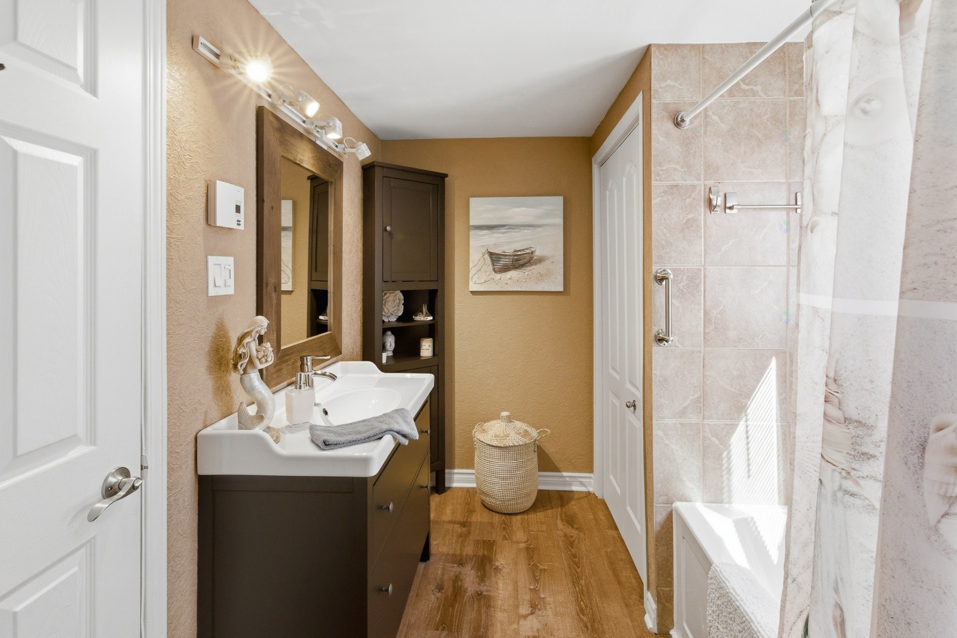 









30


13e Avenue O.

,
Gatineau (Gatineau),




QC
J8T5R1

