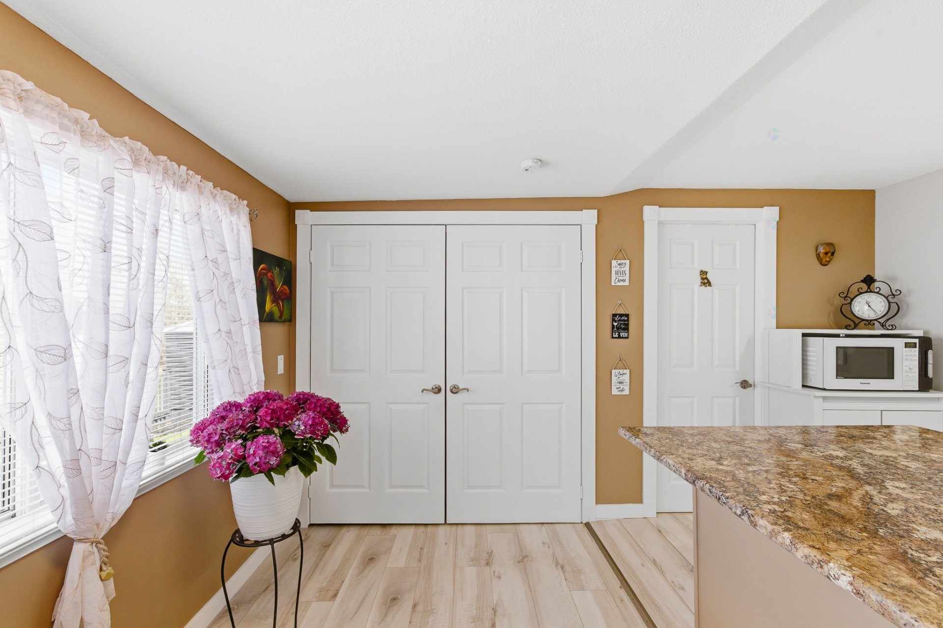 









30


13e Avenue O.

,
Gatineau (Gatineau),




QC
J8T5R1

