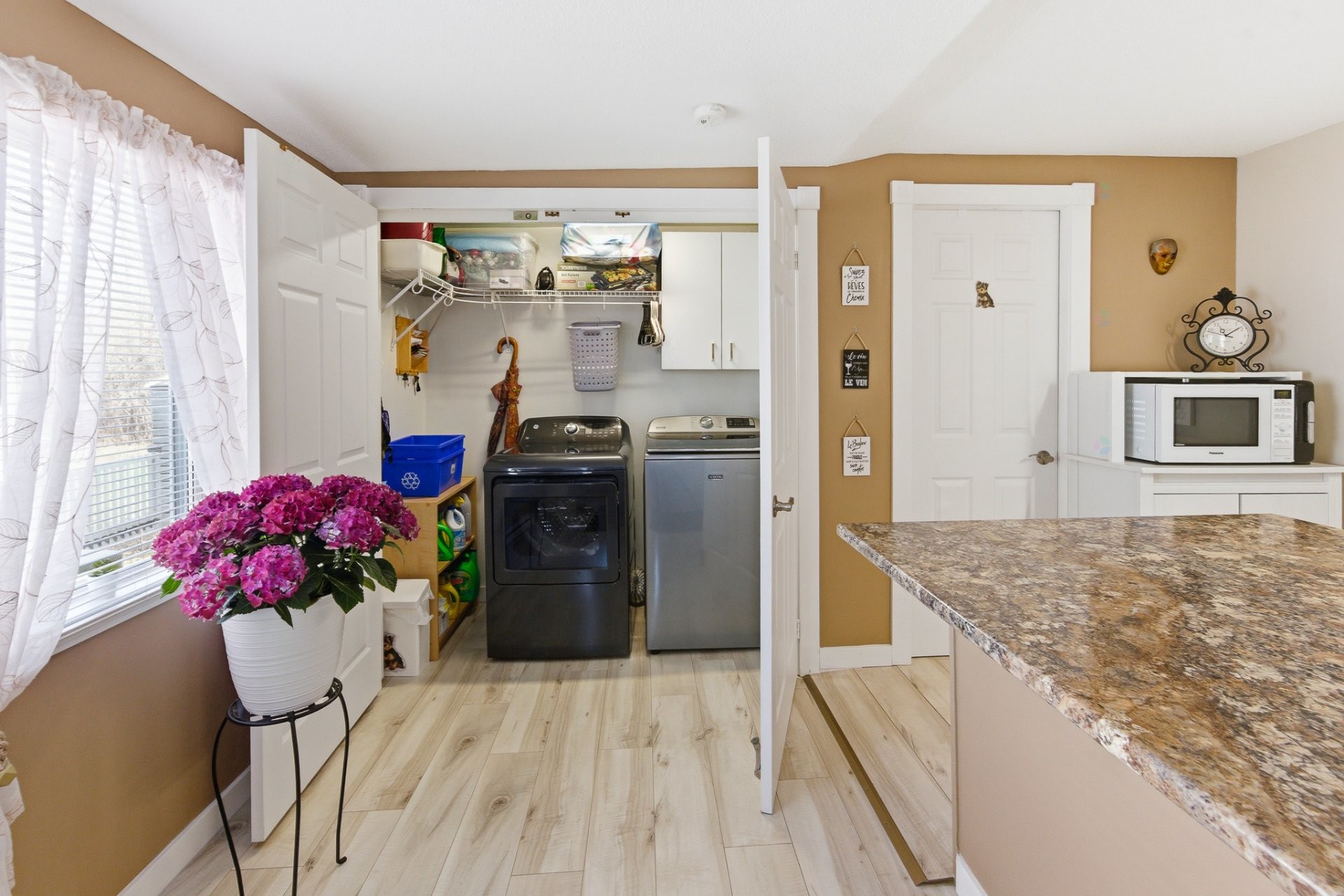 









30


13e Avenue O.

,
Gatineau (Gatineau),




QC
J8T5R1

