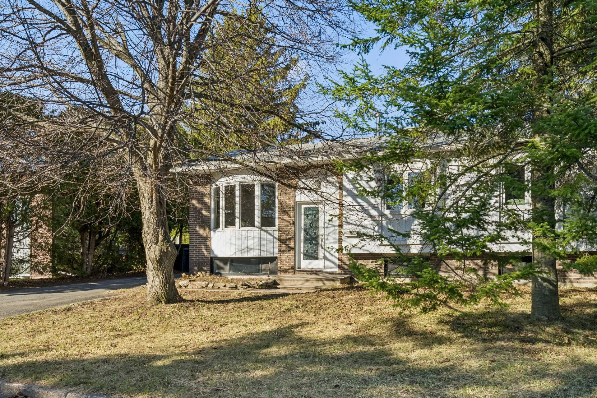 









440


Rue Dominique

,
Sainte-Julie,




QC
J3E3E3

