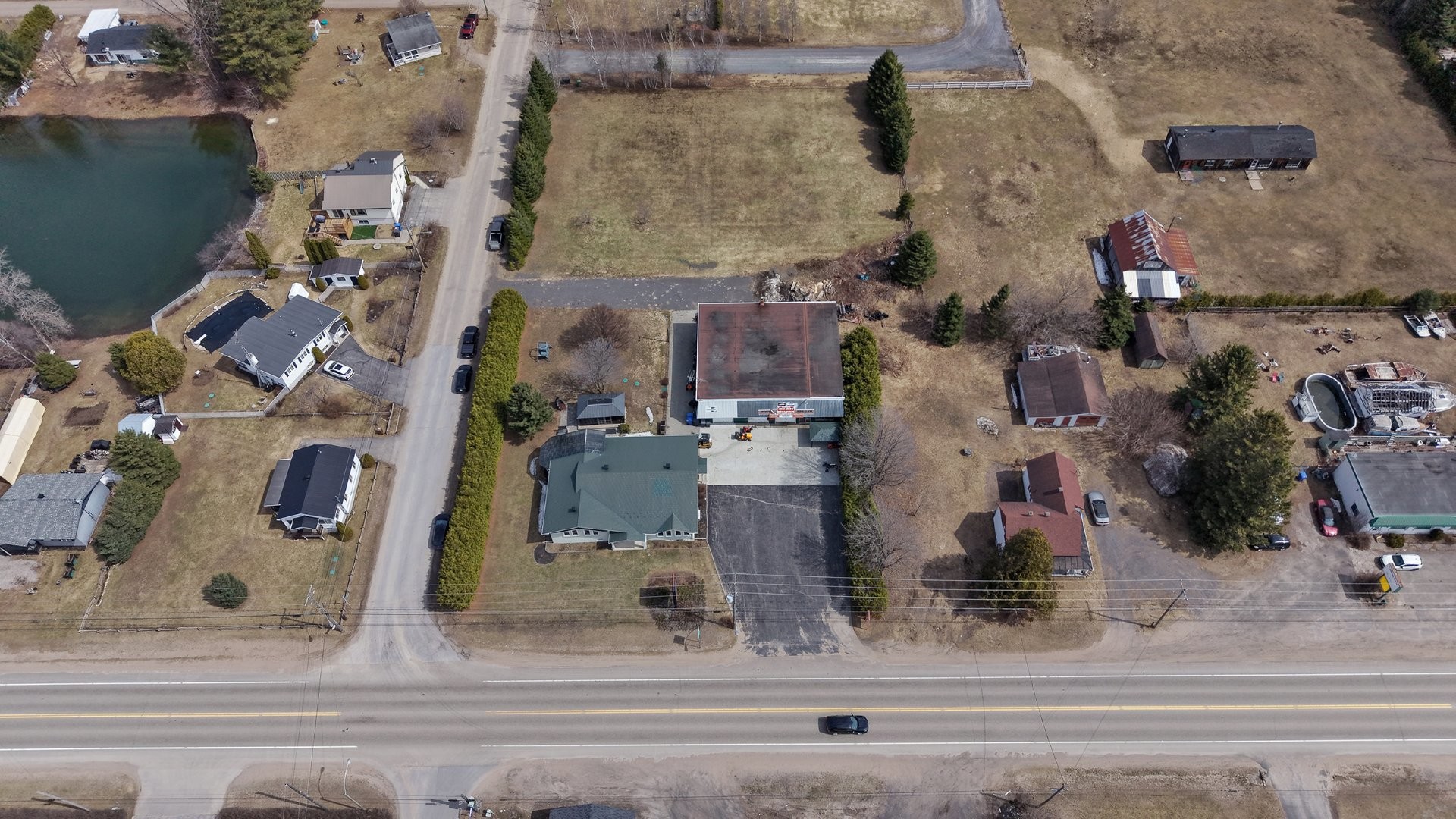 









1811


Route Louis-Cyr

,
Saint-Jean-de-Matha,




QC
J0K2S0

