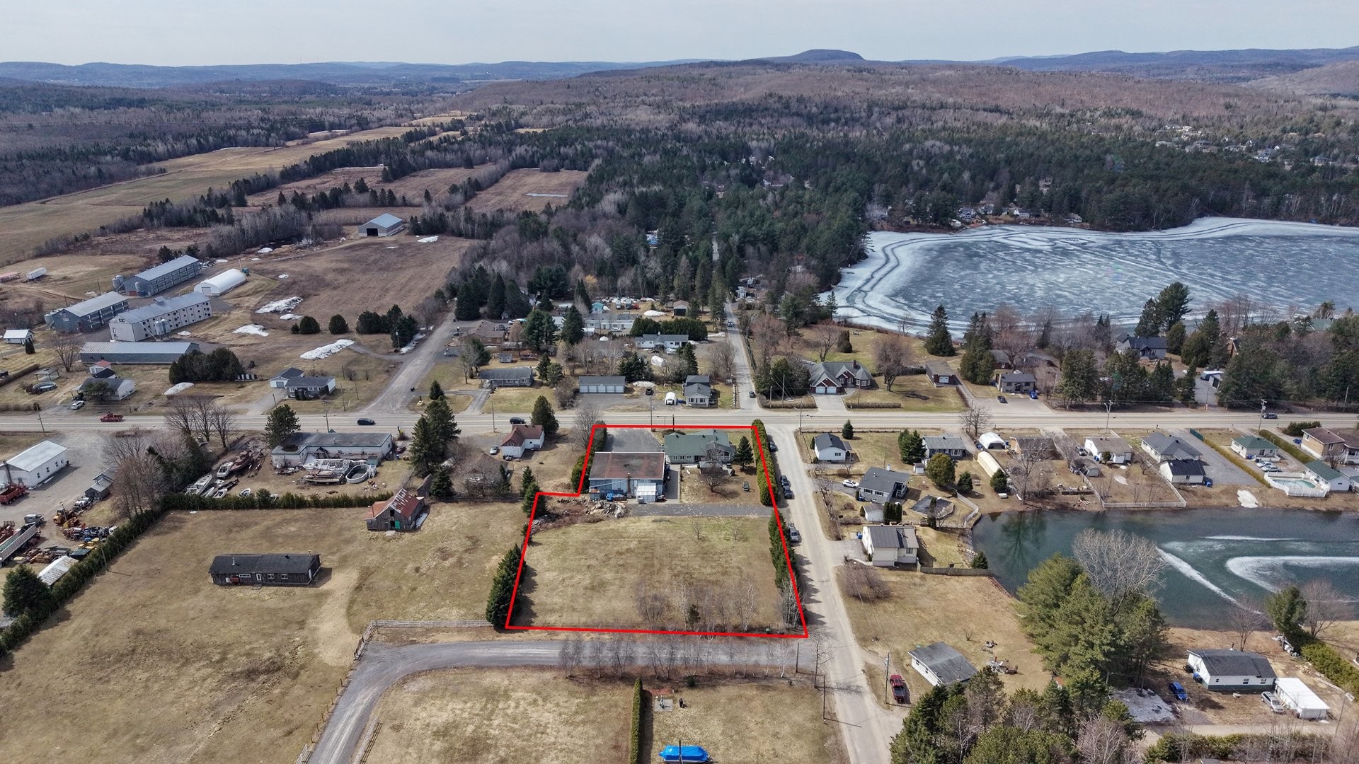 









1811


Route Louis-Cyr

,
Saint-Jean-de-Matha,




QC
J0K2S0

