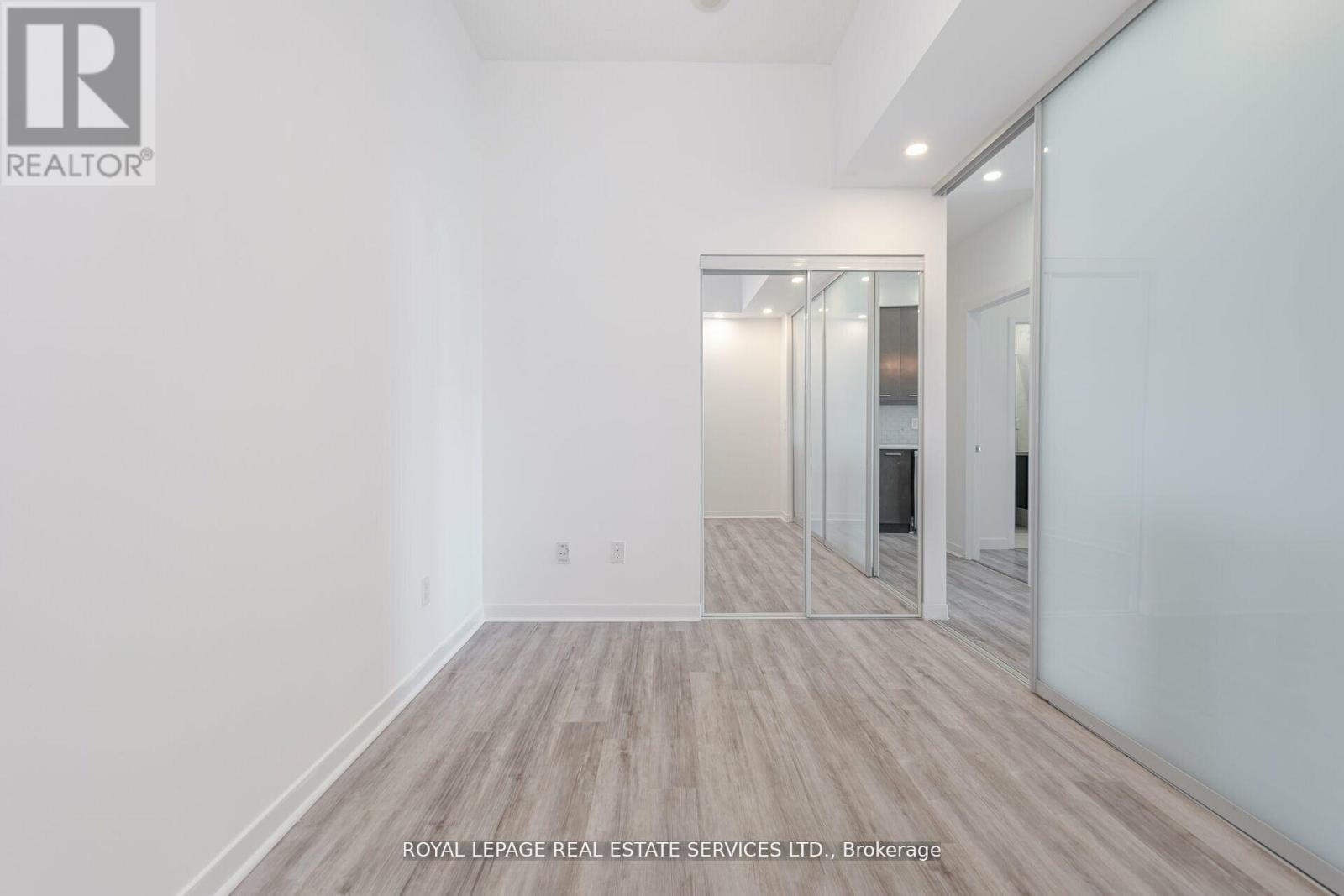












602 - 360 SQUARE ONE DRIVE

,
Mississauga,




Ontario
L5B0E6

