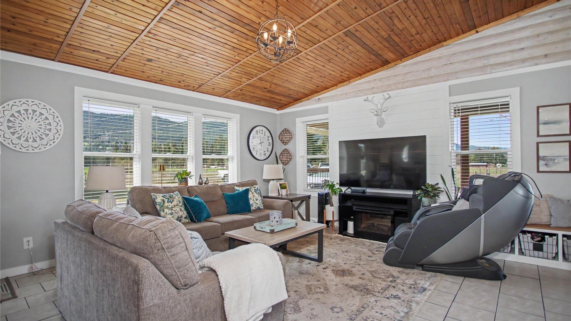 









3071


Creighton Valley

Road,
Cherryville,




BC
V0E 2G3

