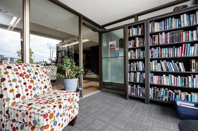 









376


Osborne

ST, 205,
Winnipeg,




MB
R3L 2V3

