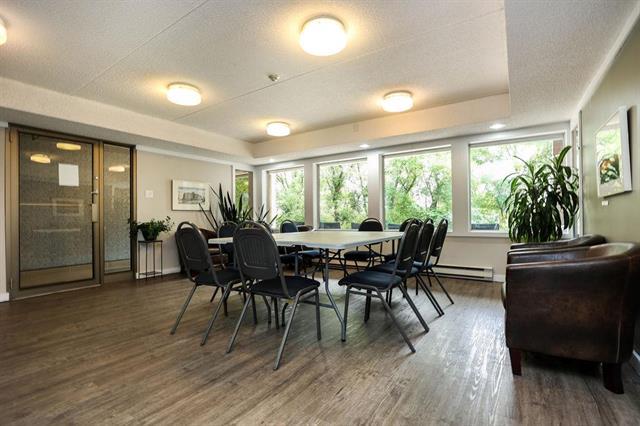 









376


Osborne

ST, 205,
Winnipeg,




MB
R3L 2V3

