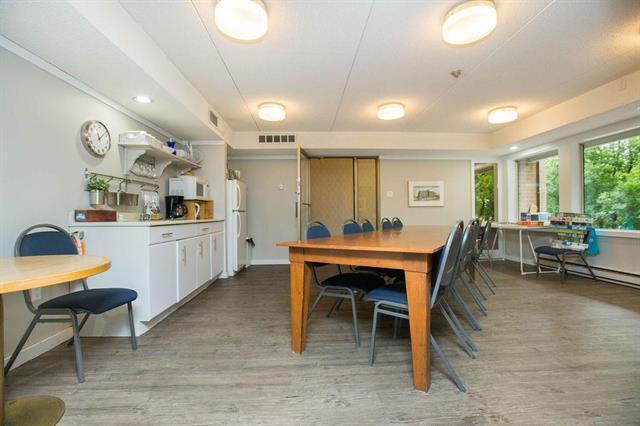 









376


Osborne

ST, 205,
Winnipeg,




MB
R3L 2V3

