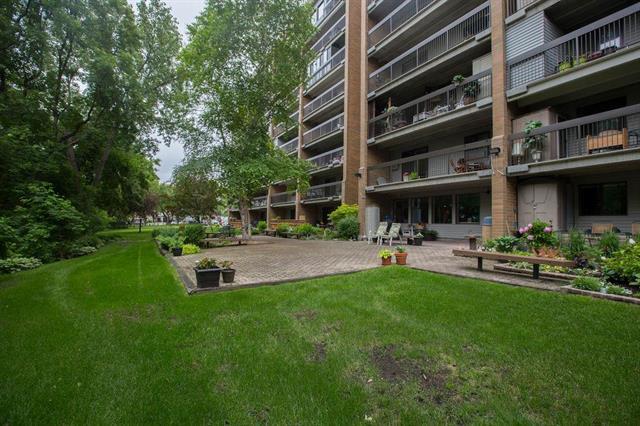 









376


Osborne

ST, 205,
Winnipeg,




MB
R3L 2V3

