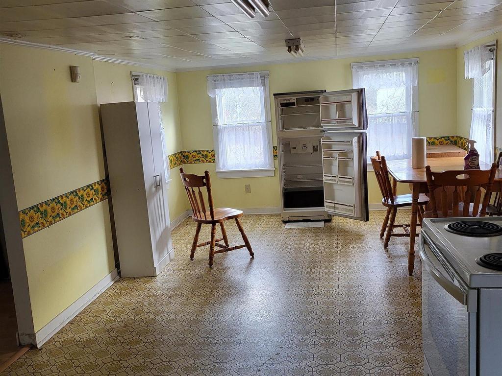 












281 Lower Truro Road

,
Lower Truro,




NS
B2N 1B2

