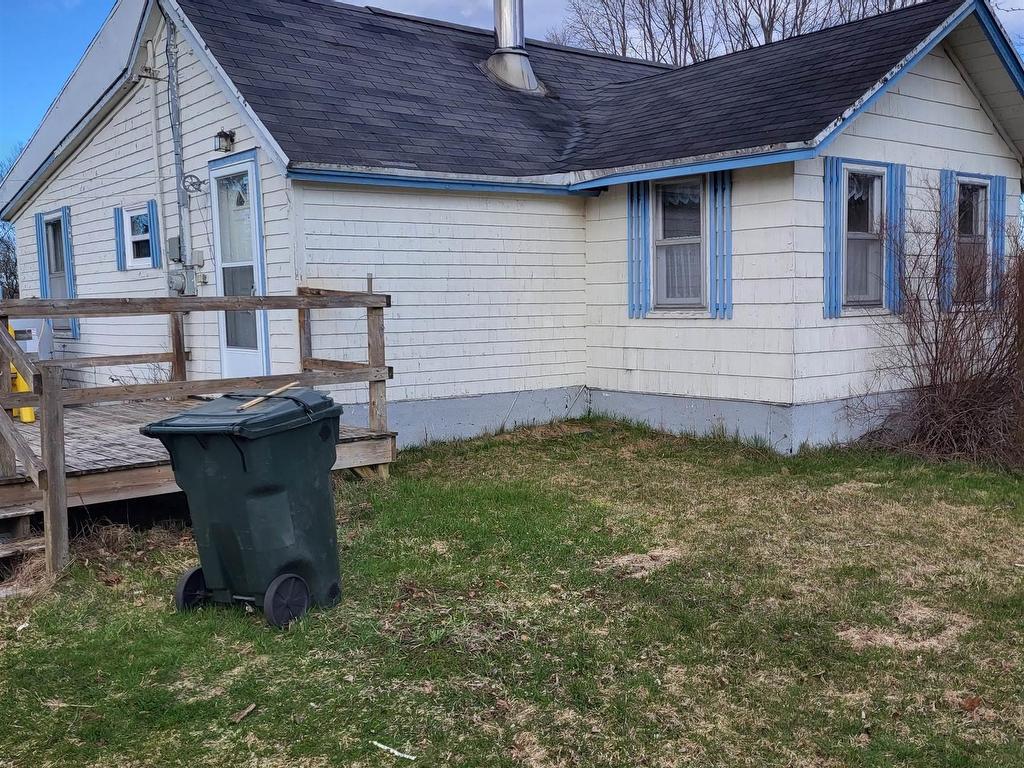 












281 Lower Truro Road

,
Lower Truro,




NS
B2N 1B2

