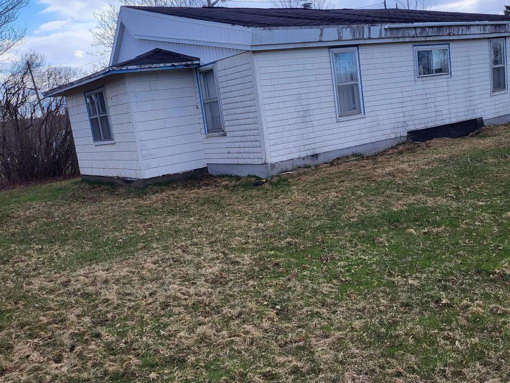 












281 Lower Truro Road

,
Lower Truro,




NS
B2N 1B2

